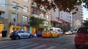 Revuelo en el centro de Neuquén por la muerte de un hombre: ¿qué pasó?
