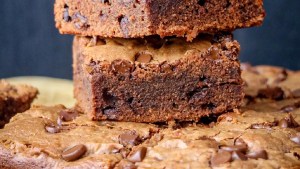 Brownie: cómo hacer que quede con textura húmeda y sabor intenso a chocolate 