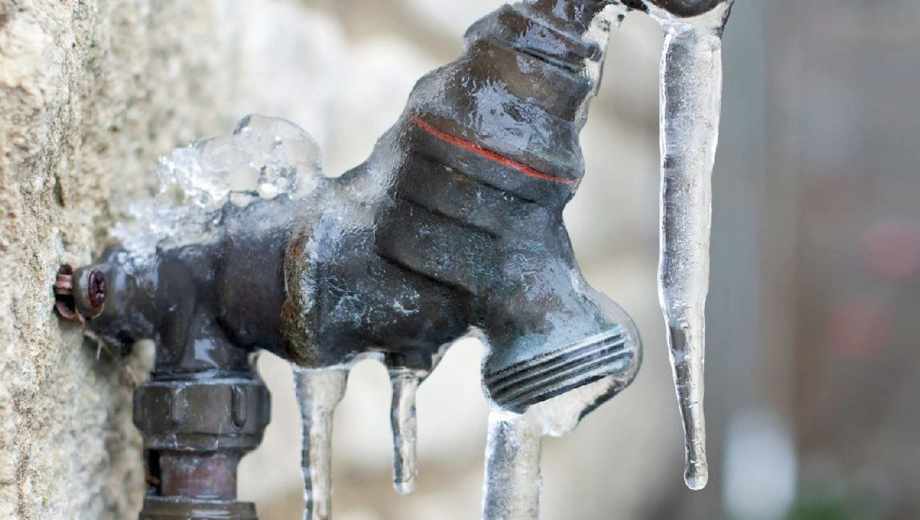 Ola polar: alerta cañerías congeladas.-