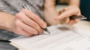 Serán juzgados por una estafa inmobiliaria en Neuquén: usaron un poder falso para vender una vivienda