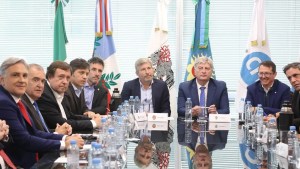 Sin acuerdo con Javier Milei, los gobernadores impulsan una ley para redistribuir impuestos: en qué consiste