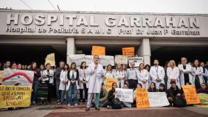 Residentes del hospital Garrahan levantaron el paro: aseguran que fue tras amenazas de despidos