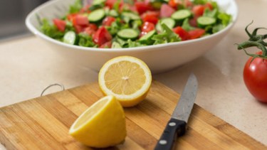 Los beneficios del limón en la ensalada.