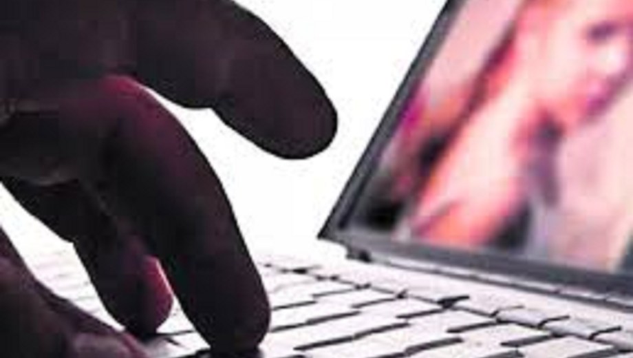 Lo condenaron por distribuir material de abuso sexual infantil en Valle Medio 