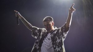 Acru, el rapero argentino, llega a Neuquén con su gira nacional