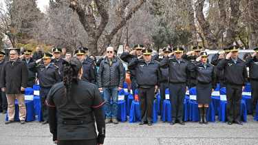 Video | La Policía de Neuquén cortó la calle para conmemorar una fecha especial: de qué se trató el acto