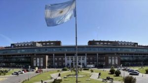 Más residentes de hospitales en lucha: los del  Posadas se suman al Garrahan y le hacen una advertencia a Javier Milei