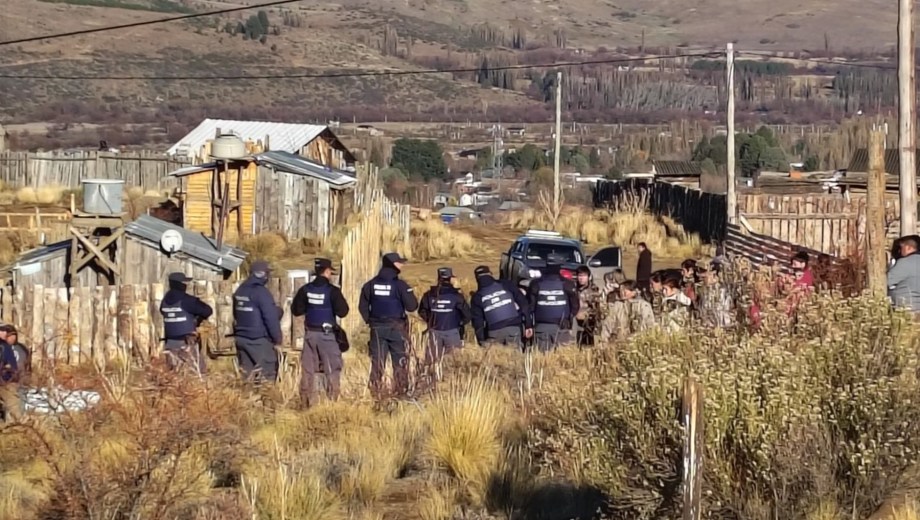 Familias de Aluminé ocuparron terrenos el 31 de mayo. Foto: gentileza.
