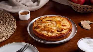 Descubrí cómo hacer una deliciosa tarta invertida de manzana: sin horno en solo 15 minutos