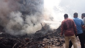 Un avión con destino a Londres se estrella en India con 242 personas a bordo