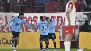 Zelarayán hizo un golazo en la victoria de Belgrano ante Huracán y se quebró: «Amo este club»