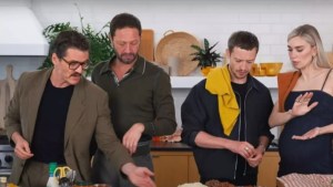 Pedro Pascal se hizo viral por frenar una entrevista para aclarar:  “El alfajor es argentino”