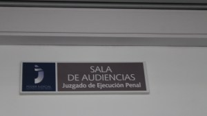 Condenaron a tres hombres por saquear una casa en Viedma: piden 4 años para dos de los imputados