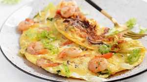 Sin harina y con coñac: receta paso a paso de omelette gourmet que se hace en 15 minutos y en una sola sartén