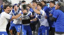 Imagen de Vélez campeón del Torneo Proyección: se impuso 3-1 ante San Lorenzo y festejó su séptimo título
