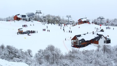 ¡Llegó la nieve a Chapelco! y así de lindo está el cerro de San Martín de los Andes