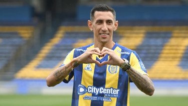 El Fideo Di María vuelve a Rosario Central y debuta ante su público en Arroyito.