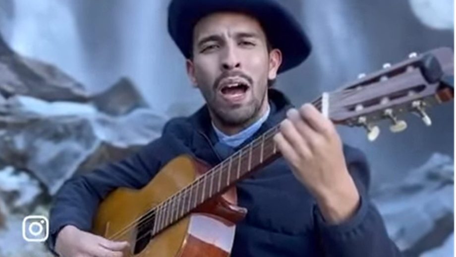 Juan Parada Curbelo se lució con una improvisación con La Fragua de fondo 