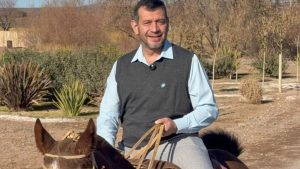 Esto es en off: la política nacional y regional en los pasillos