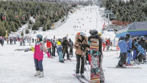 La nieve recuperó el buen ánimo en la cordillera y promete más en Catedral, Chapelco y Bayo
