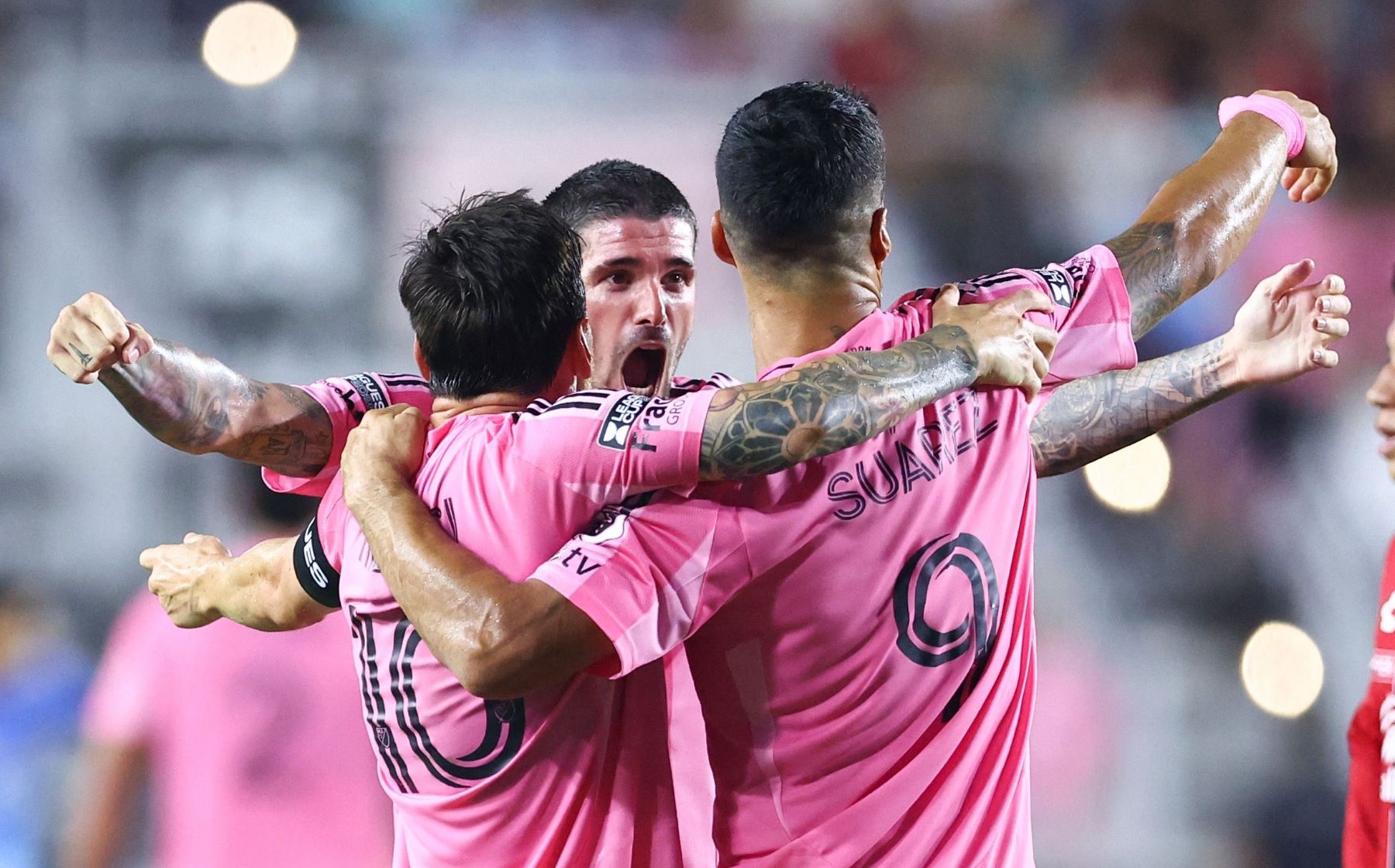 Inter Miami ganó 2-1, con el debut de De Paul, dos asistencias de Messi ...