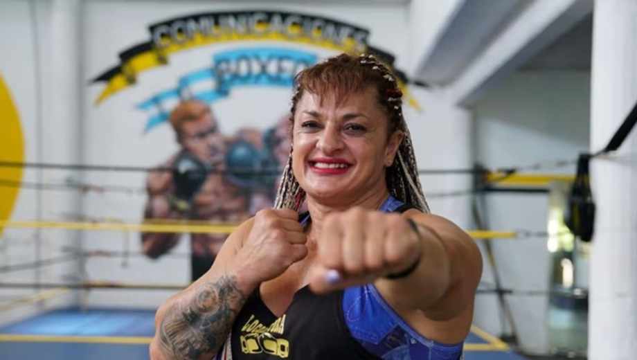 Alejandra "Locomotora" Oliveras.-