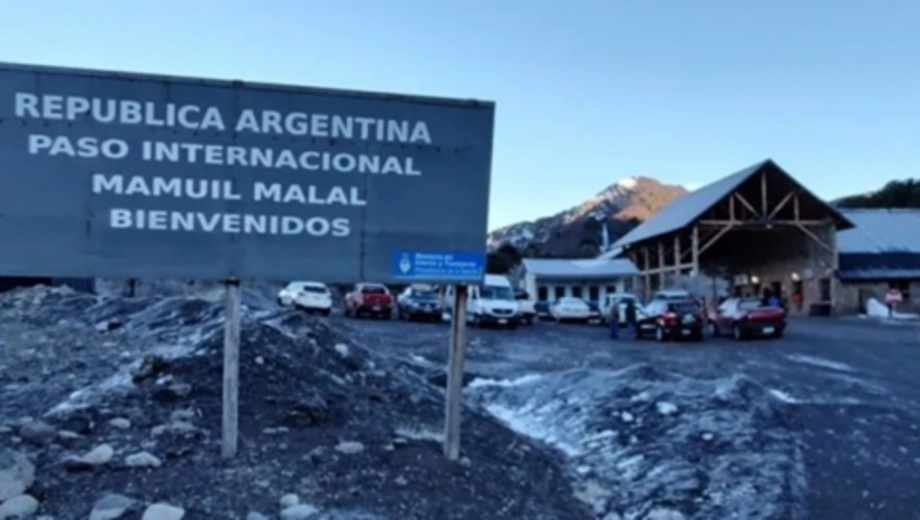 Paso fronterizo Mamuil Malal.-