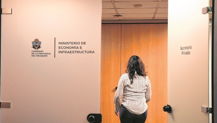 El ministerio de Economia de Neuquén informó que no tiene previsto solicitar nuevos endeudamientos a la Legislatura (Archivo)