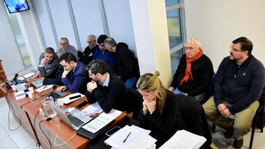 Defensas y condenados en la primera de las cuatro audiencias previstas ante el Tribunal de Impugnación. (Matías Subat)