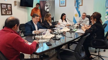 En ajustada votación se modificó la habilitación de supermercados en Plaza Huincul