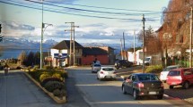 Imagen de Indemnización millonaria en Bariloche: giró sin mirar y chocó en una rotonda, la Justicia la condenó
