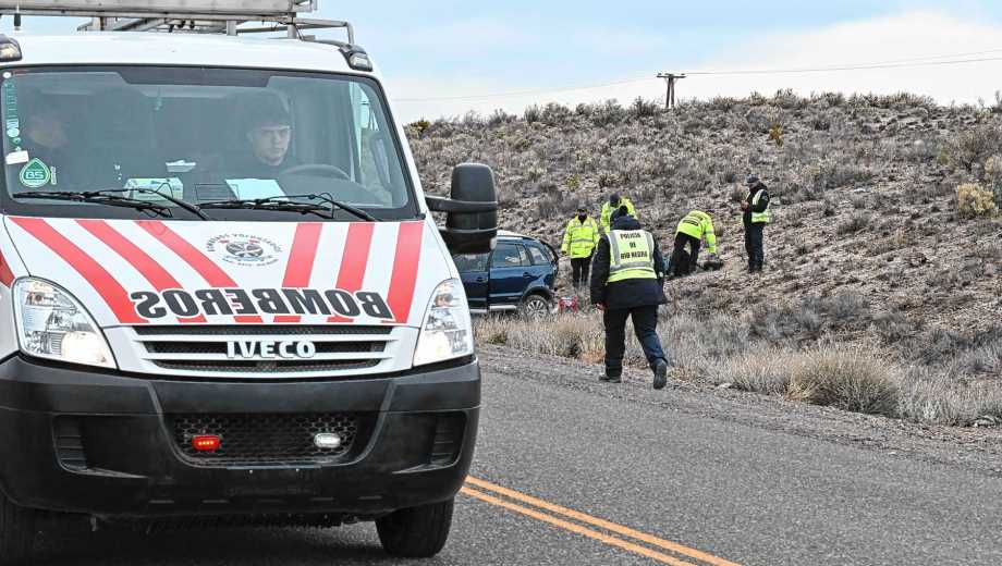 Este martes tres personas fallecieron tras un vuelco. Foto: Juan Thomes. 