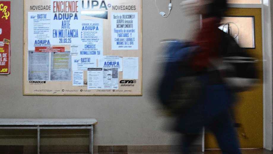 El viernes habrá paro en el Instituto Universitario Patagónico de las Artes (IUPA). (Foto: Juan Thomes)