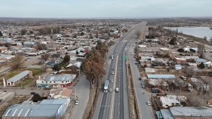 Una mujer murió atropellada en la Ruta 22: fue embestida por un transporte petrolero en Senillosa