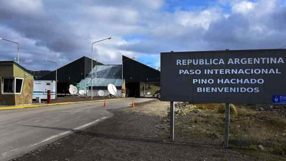 Paso internacional Pino Hachado.-