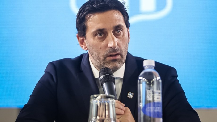 Diego Milito habló luego de la eliminación de Racing ante Central. 