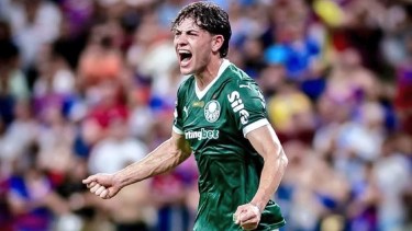 Agustín Giay es seguido de cerca por Lionel Scaloni para la Selección Argentina.