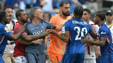 Luis Enrique agredió a Joao Pedro al término de la final del Mundial de Clubes. (Foto: AFP)