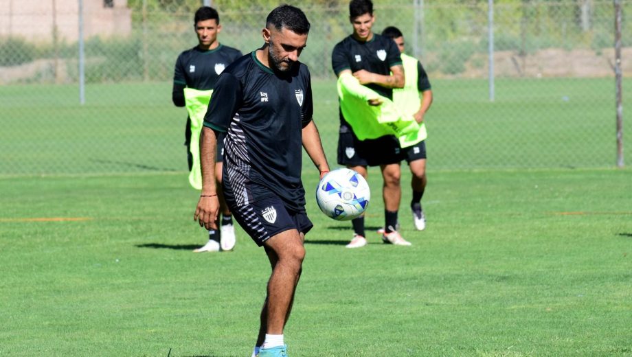 Cristian Ibarra tiene una molestia pero mejoró respecto al domingo. (Foto: Archivo Matías Subat)