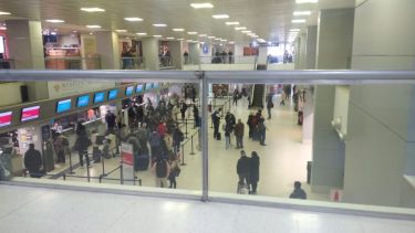 Se disipó la niebla, y se normalizaron los vuelos demorados de Aerolíneas Argentinas y Flybondi en el aeropuerto de Neuquén