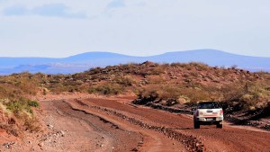 Empezó el asfalto de la Ruta 7 hasta Chos Malal: «Una reparación histórica», dijo Rolando Figueroa