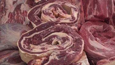 Como un producto raro, se vendía en las góndolas de sucursales de carnicerías el asado con hueso, pero duró poco. (gentileza)