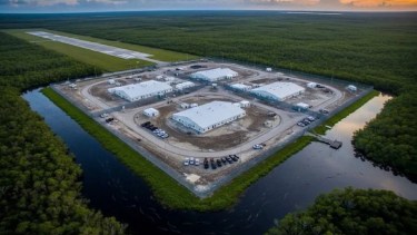 El «Alcatraz de los caimanes»: cómo es la cárcel para inmigrantes en Estados Unidos que celebra Donald Trump