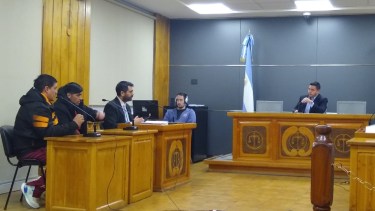 Mauricio Hernández (izq) y Brian Hernández fueron imputados por una agresión con arma de fuego. El primero es funcionario municipal de Bariloche. 