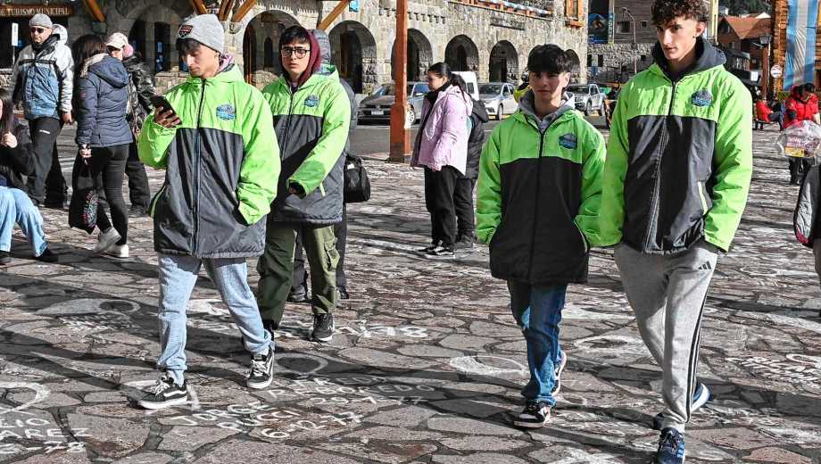 Mañana desembarcan unos 180 jóvenes a Bariloche. Foto: archivo