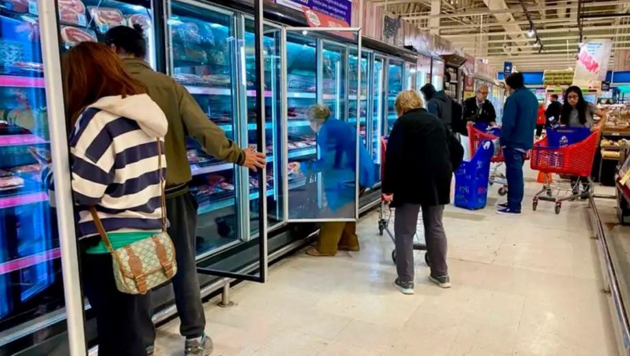 Carrefour se va de Argentina. 