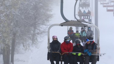 Neuquén mira el invierno próximo con cautela por el Mundial 2026 sin visa: cerró julio con ocupación dispar