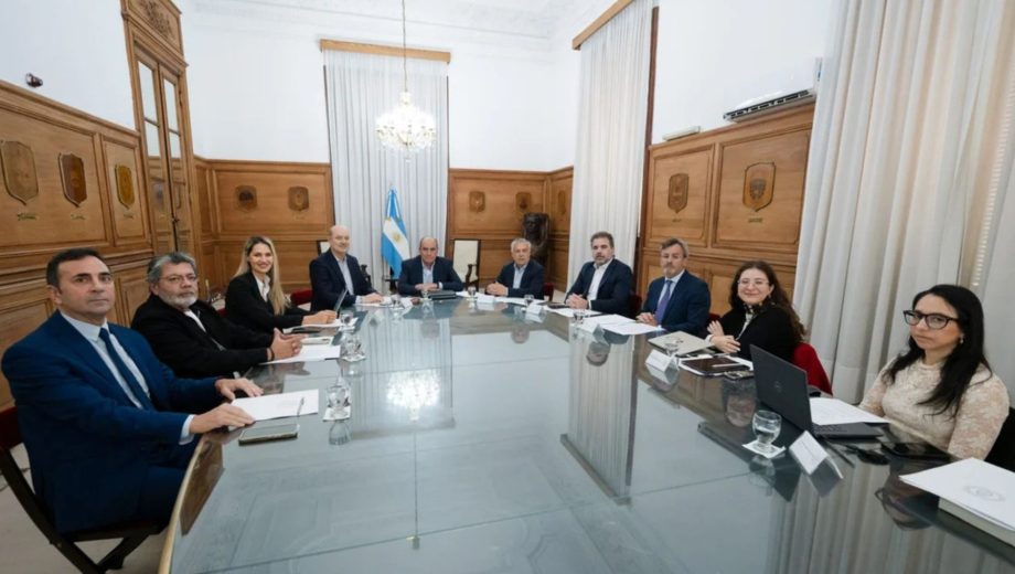 El Consejo de Mayo en una reunión cuando lideraba Guillermo Francos. 