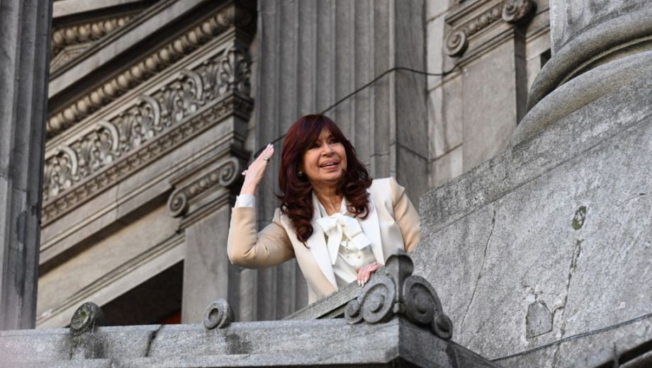 Cristina Kirchner apuntó contra Javier Milei.