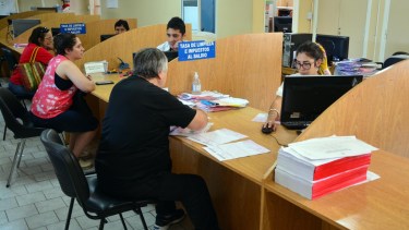 Los contribuyentes pueden optar entre diferentes medios de pago. Foto: Marcelo Ochoa.